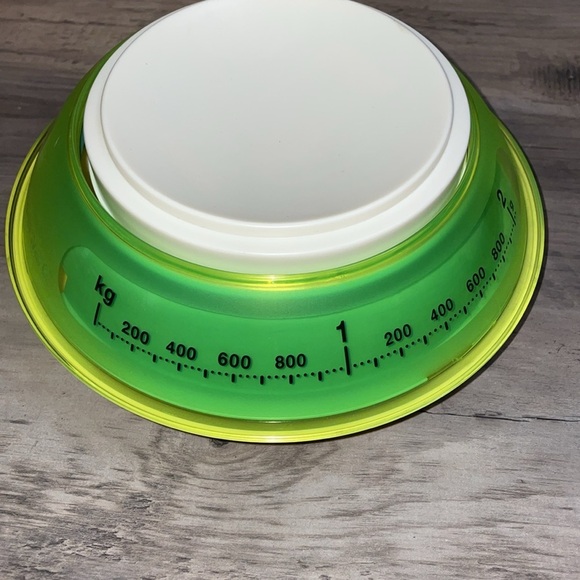 Tupperware Kitchen food Scale vintage green white pounds kgs 1970s 1980s rare - Picture 2 of 6